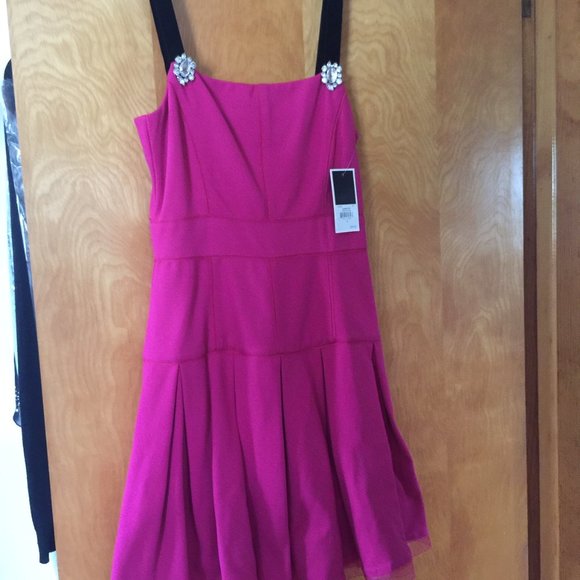 JUICY COUTURE BROOCH DETAIL PINK PONTE DRESS size 6 ~ RETAIL $228 - Picture 4 of 11